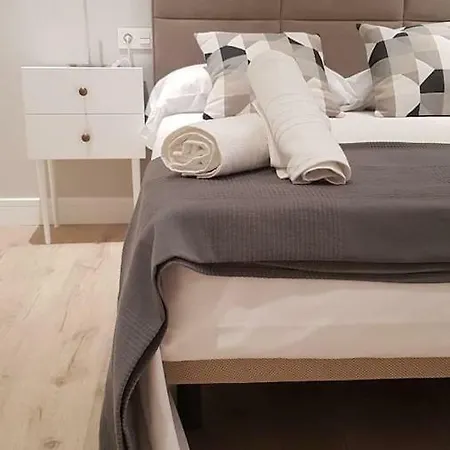 Apartamento En Pleno Centro De Con Garaje Apartment Teruel